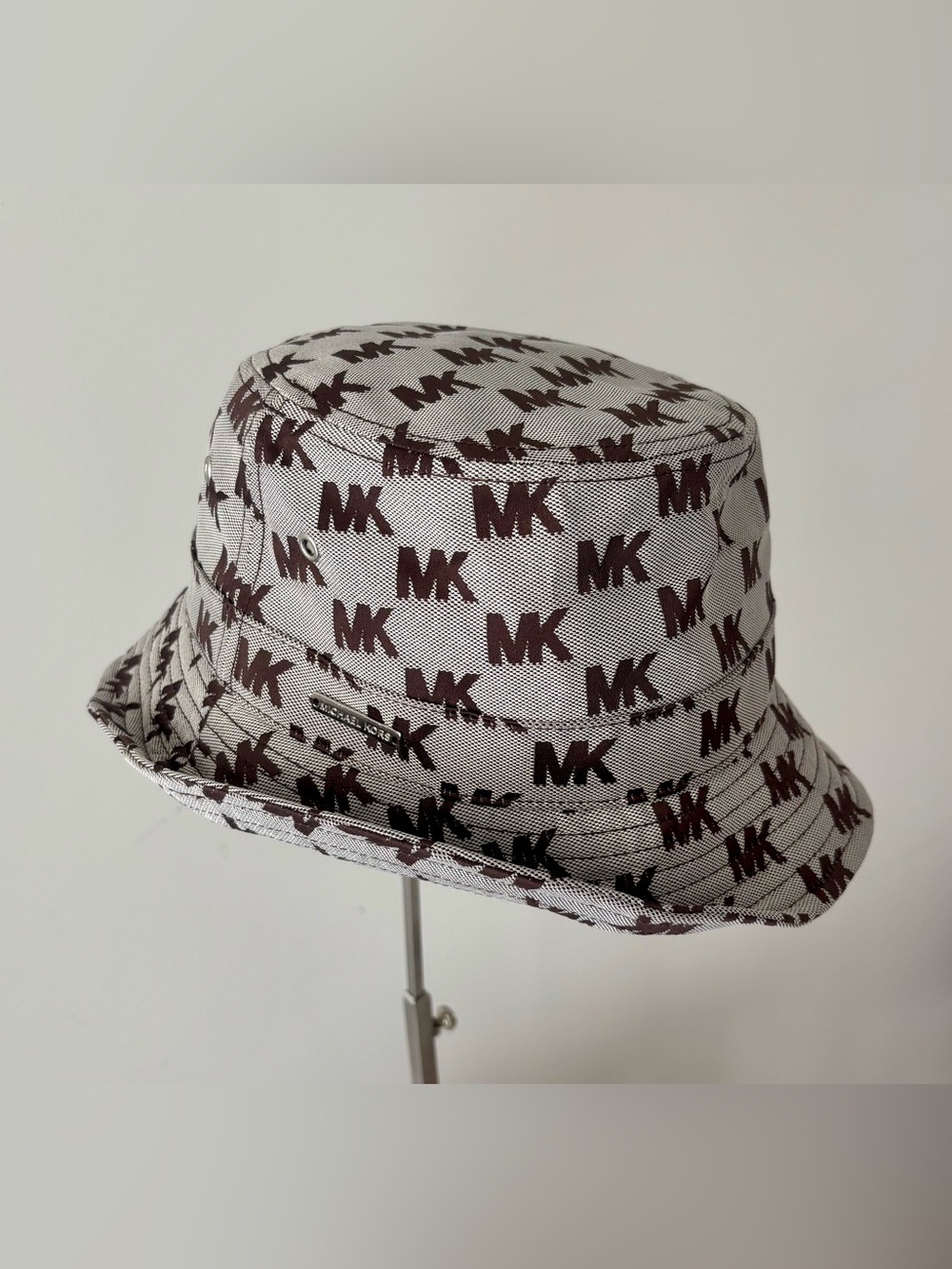 MICHAEL BY MICHAEL KORS MONOGRAM LOGO JACQUARD BUCKET HAT - CHOCOLATE